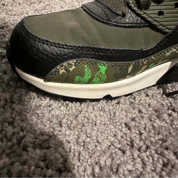 Nike Air Max 90s - Picture 8 of 11